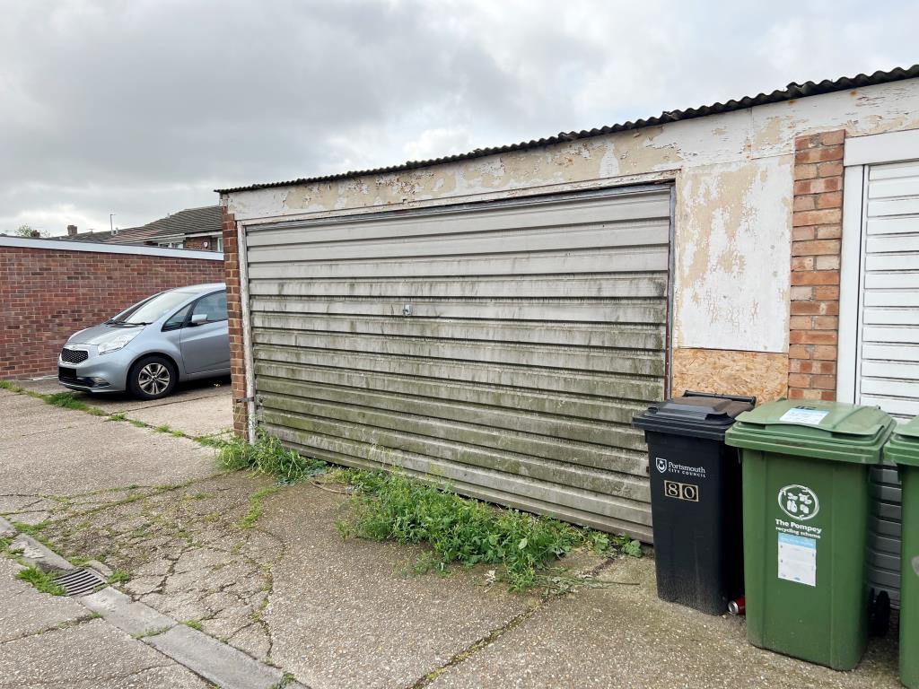 Lot: 59 - DOUBLE LOCK-UP GARAGE - 